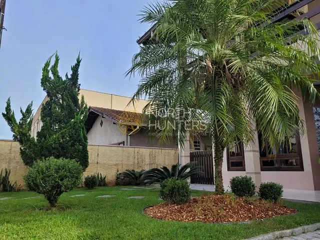 Casa com 405m² 3 quartos e 4 banheiros, à venda, no bairro Vila Nova em Joinville