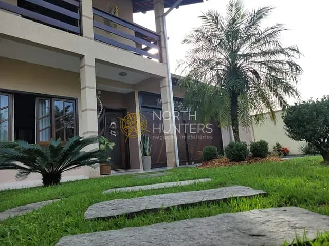 Casa com 405m² 3 quartos e 4 banheiros, à venda, no bairro Vila Nova em Joinville