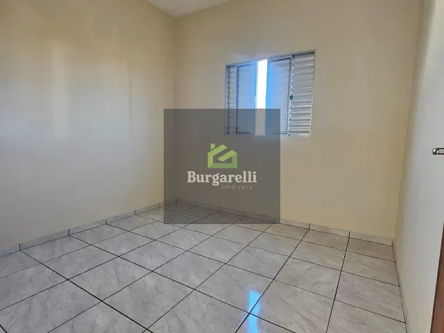Casa 3 quartos e 1 banheiro, para alugar, no bairro Vila Pitangui em Lavras