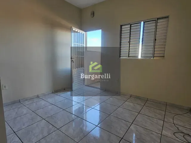 Casa 3 quartos e 1 banheiro, para alugar, no bairro Vila Pitangui em Lavras