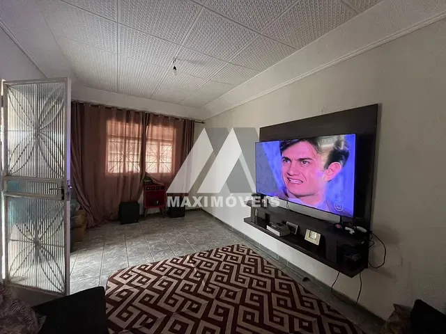 Casa com 180m² 3 quartos e 1 banheiro, à venda, no bairro Santa Tereza em Araçuaí