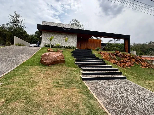 Casa com 1300m² 3 quartos e 6 banheiros, à venda, no bairro Loteamento Terras de Canaã em Cambé