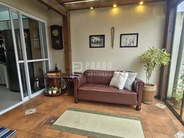 Casa 2 quartos e 2 banheiros, à venda, no bairro Areal em Pelotas