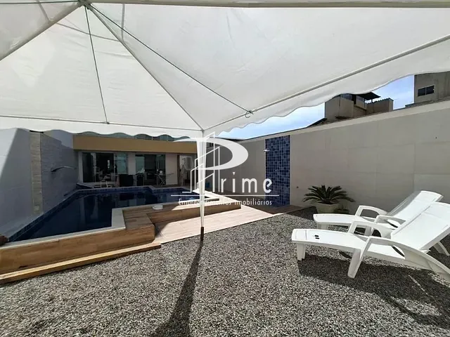 Casa com 300m² 7 quartos e 6 banheiros, à venda, no bairro Itaipu em Niterói