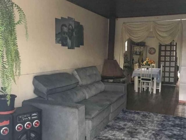 Casa com 176m² 3 quartos e 1 banheiro, à venda, no bairro Areal em Pelotas