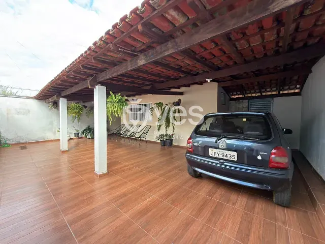 Casa 2 quartos e 2 banheiros, à venda, no bairro Conjunto Habitacional Pão de Açúcar em Araxá