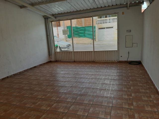 Casa com 150m² 2 quartos e 1 banheiro, à venda, no bairro Jardim Almeida em São João da Boa Vista