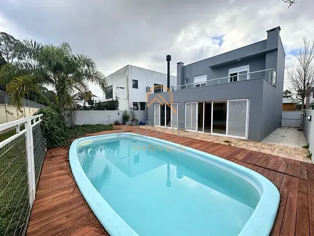 Casa 3 quartos e 3 banheiros, à venda ou para alugar, no bairro Laranjal em Pelotas