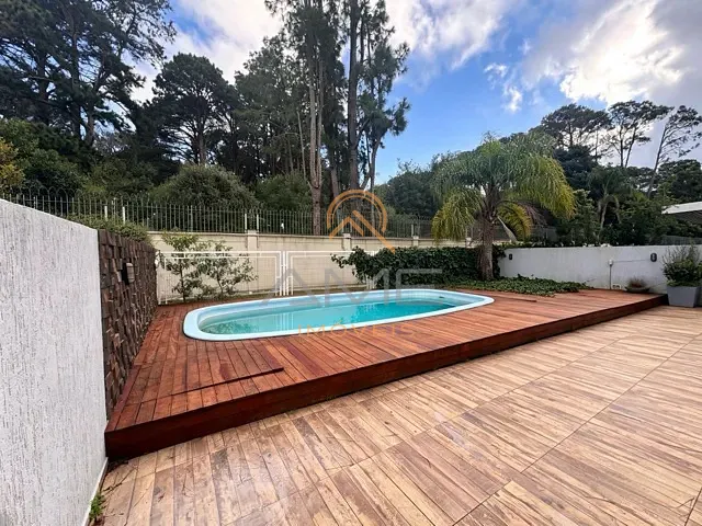 Casa 3 quartos e 3 banheiros, à venda ou para alugar, no bairro Laranjal em Pelotas