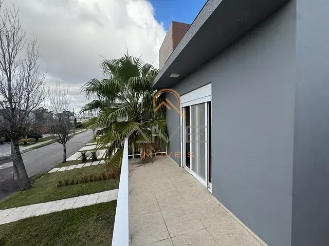 Casa 3 quartos e 3 banheiros, à venda ou para alugar, no bairro Laranjal em Pelotas