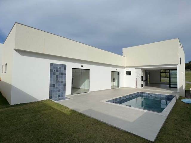 Casa com 444m² 4 quartos e 4 banheiros, à venda, no bairro Viverde I em Rio das Ostras