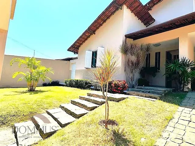 Casa com 649m² 4 quartos e 3 banheiros, à venda, no bairro Castelo em Ipatinga