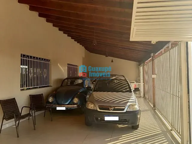 Casa com 450m², à venda, no bairro Parque das Orquídeas em GUAXUPÉ