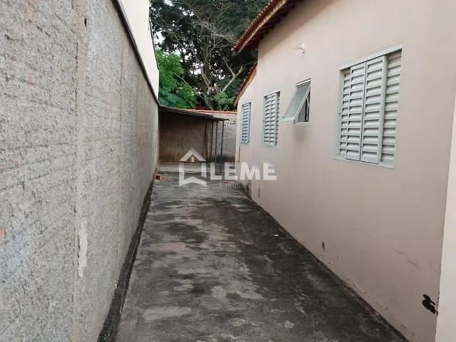 Casa 3 quartos e 1 banheiro, à venda, no bairro Conjunto Habitacional Nelson Niero em Mococa