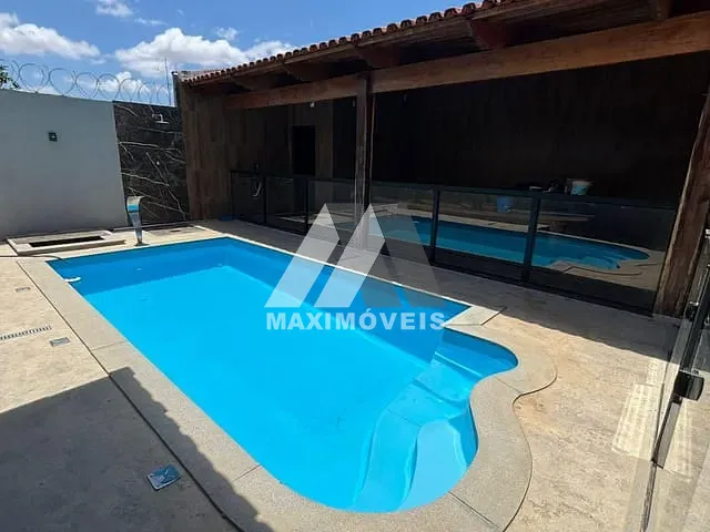 Casa com 360m² 3 quartos e 3 banheiros, à venda, no bairro São Francisco em Araçuaí