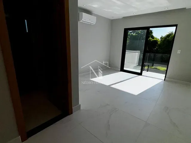 Casa com 954m² 4 quartos e 2 banheiros, à venda, no bairro Ubatiba em Maricá