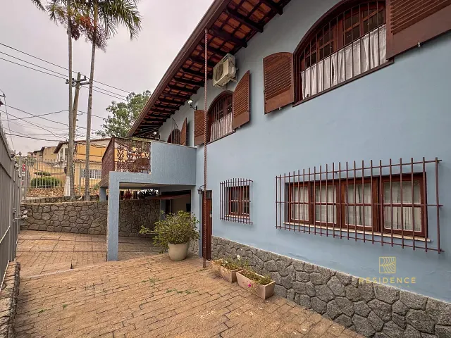 Casa 3 quartos e 3 banheiros, à venda, no bairro Jardim Amália em Volta Redonda