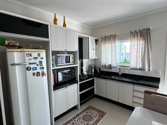 Casa com 390m² 3 quartos e 2 banheiros, à venda, no bairro Centro em Tijucas