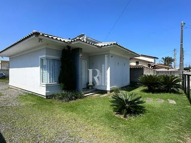 Casa com 390m² 3 quartos e 2 banheiros, à venda, no bairro Centro em Tijucas