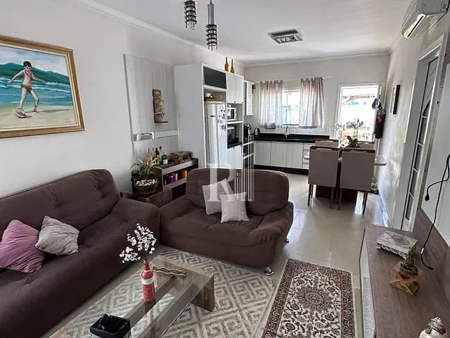 Casa com 390m² 3 quartos e 2 banheiros, à venda, no bairro Centro em Tijucas