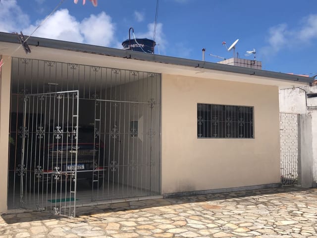 Casa com 315m² 4 quartos e 3 banheiros, à venda, no bairro Jardim Cidade Universitária em João Pessoa