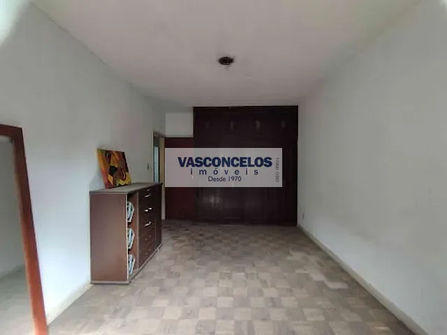 Casa com 300m² 3 quartos e 2 banheiros, à venda, no bairro Vila Nova Conceição em São José dos Campos