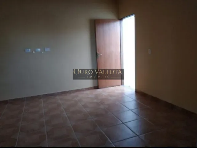 Casa com 270m² 7 quartos e 2 banheiros, à venda, no bairro Vila Nhocune em São Paulo