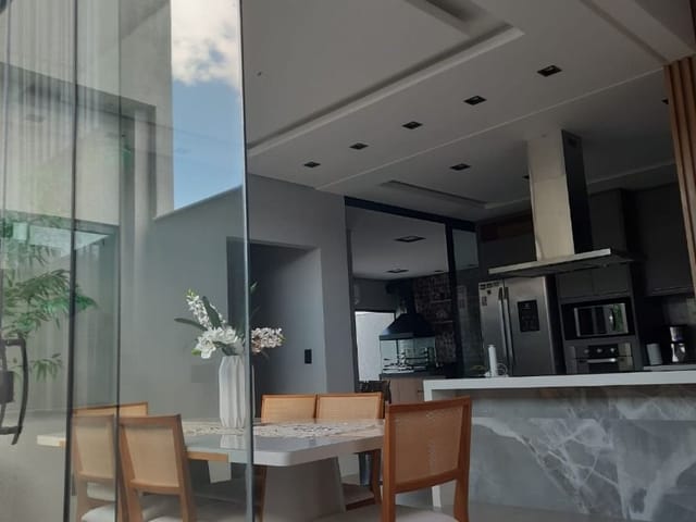 Casa com 210m² 3 quartos e 3 banheiros, à venda, no bairro Cabiúnas em Macaé