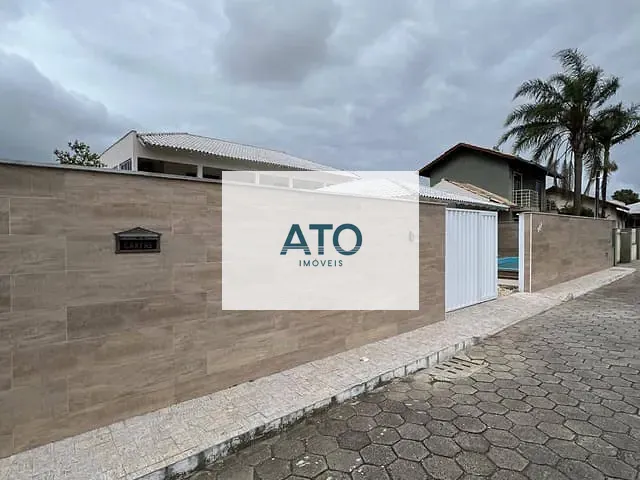 Casa 4 quartos e 4 banheiros, à venda, no bairro universitario em Tijucas