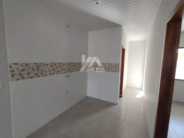 Casa com 150m² 2 quartos e 1 banheiro, à venda, no bairro Cará-cará em Ponta Grossa