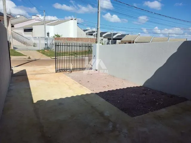 Casa com 150m² 2 quartos e 1 banheiro, à venda, no bairro Cará-cará em Ponta Grossa