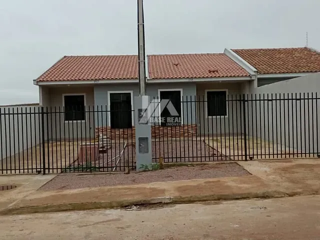 Casa com 150m² 2 quartos e 1 banheiro, à venda, no bairro Cará-cará em Ponta Grossa