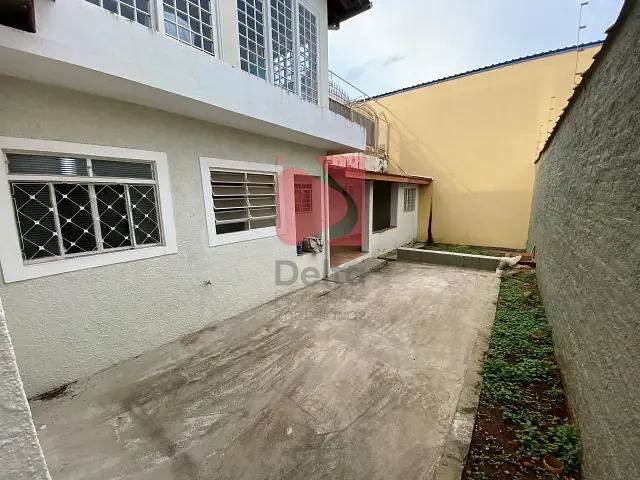 Casa 2 quartos e 2 banheiros, para alugar, no bairro Centro em Pirassununga
