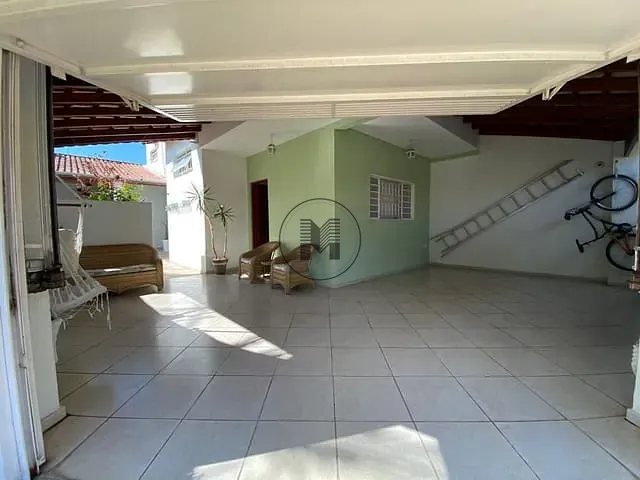 Casa com 169m² 3 quartos e 3 banheiros, à venda, no bairro São Benedito em Guaratinguetá