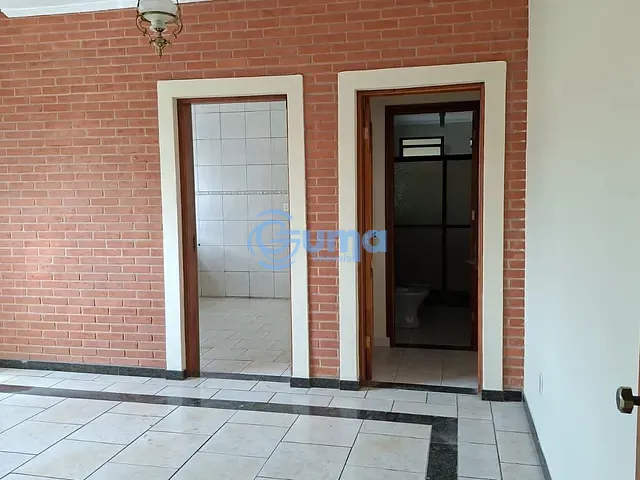 Casa 3 quartos e 2 banheiros, para alugar, no bairro Centro em Bragança Paulista