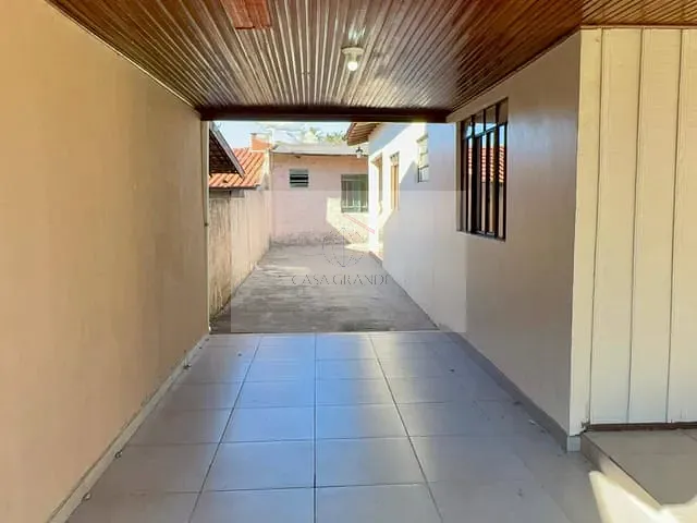 Casa 3 quartos e 1 banheiro, à venda, no bairro Jardim Caviúna em Rolândia