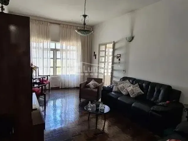 Casa com 300m² 3 quartos e 2 banheiros, à venda, no bairro Centro em Mogi das Cruzes