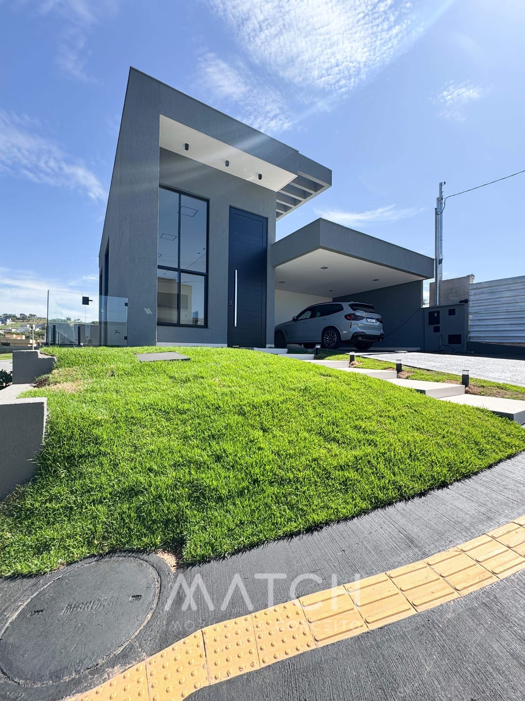 Casa à venda com 3 suítes e 168 m2 de área privativa em Senador Canedo, GO