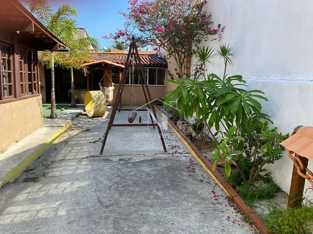 Casa com 450m² 4 quartos e 2 banheiros, à venda, no bairro Itapeba em Maricá