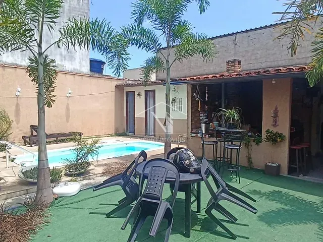 Casa com 450m² 4 quartos e 2 banheiros, à venda, no bairro Itapeba em Maricá