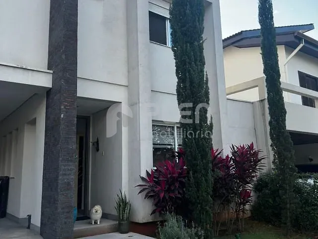 Casa com 300m² 5 quartos e 6 banheiros, à venda, no bairro Alphaville em Santana de Parnaíba