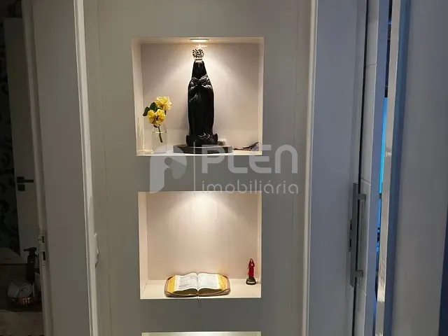 Casa com 300m² 5 quartos e 6 banheiros, à venda, no bairro Alphaville em Santana de Parnaíba