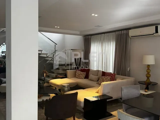 Casa com 300m² 5 quartos e 6 banheiros, à venda, no bairro Alphaville em Santana de Parnaíba