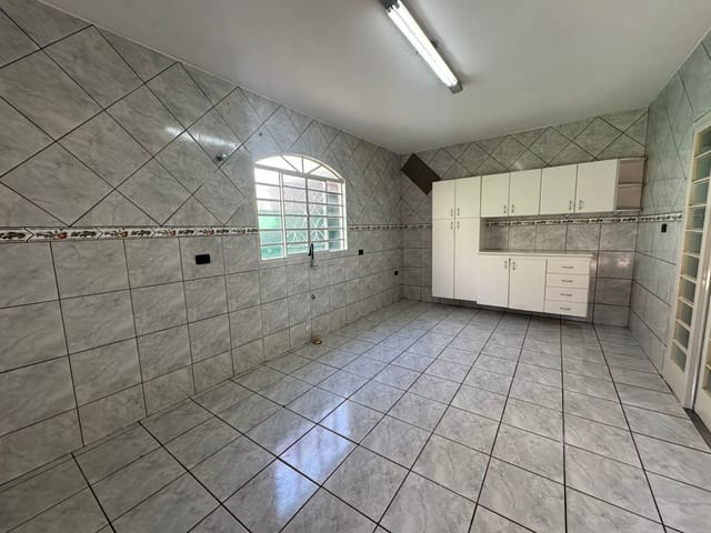 Foto do Casa - Casa para locação com 3 dormitórios (1 suíte), 4 vagas, 237m² - Jardim Esperança, Londrina, PR | Premier Imóveis