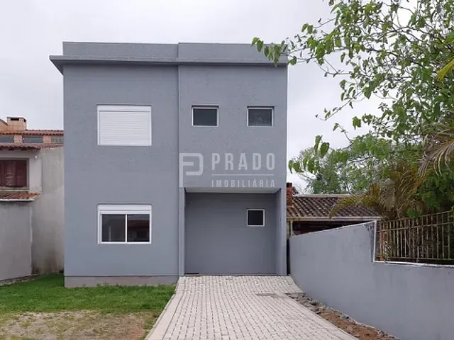 Casa com 300m² 2 quartos e 3 banheiros, à venda, no bairro Laranjal em Pelotas
