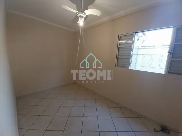 Casa com 150m² 2 quartos e 2 banheiros, à venda, no bairro Parque Senhor do Bonfim em Taubaté