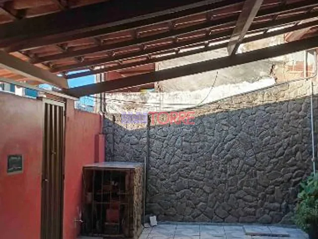 Casa 4 quartos e 4 banheiros, à venda, no bairro Hernani Sá em Ilhéus