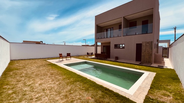 Casa com 385m² 3 quartos e 1 banheiro, à venda, no bairro Ogiva em Cabo Frio