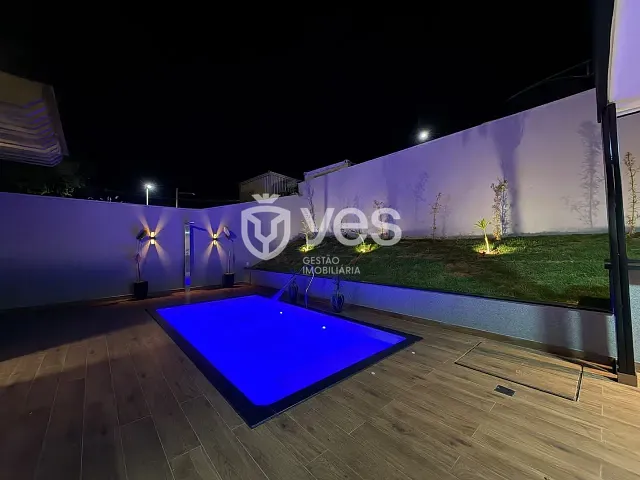 Casa 2 quartos e 3 banheiros, à venda, no bairro Jardim Europa em Araxá