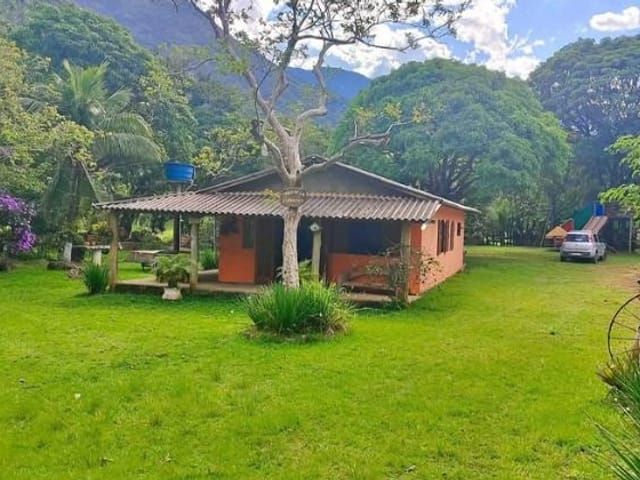 Casa com 3000m² 3 quartos e 2 banheiros, à venda, no bairro Cachoeiros em Macaé
